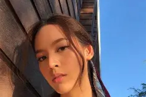 一天4瓜！带着女儿偷腥、滞留迪拜、直播带货怒怼网友个个离谱